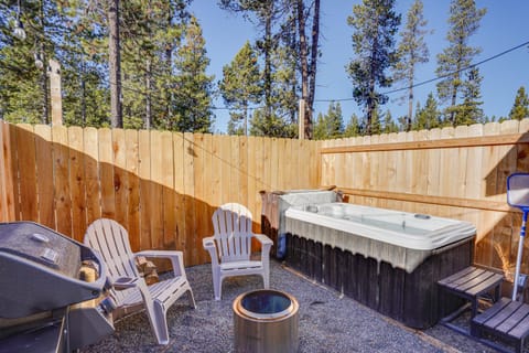 Modern Studio in Bend about 3 Mi to Sunriver Resort! Apartment in Three Rivers