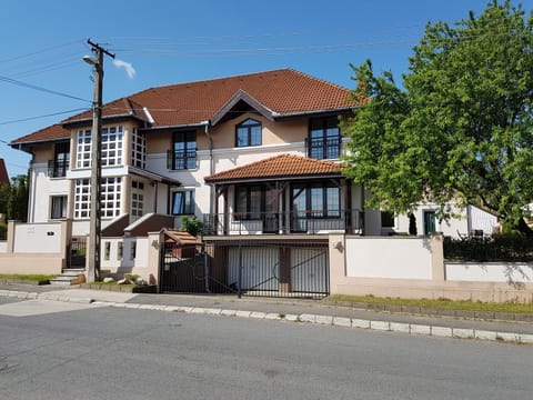 Villa Szófia Bed and Breakfast in Siófok