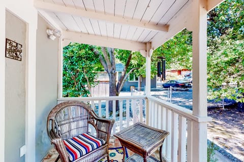 Tranquil Haven Cottage Retreat House in Greenbrae