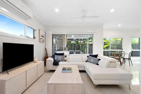 Tranquil Beachside Oasis House in Coolum Beach