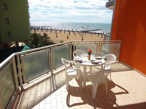 Natural landscape, View (from property/room), Balcony/Terrace, Beach, furniture