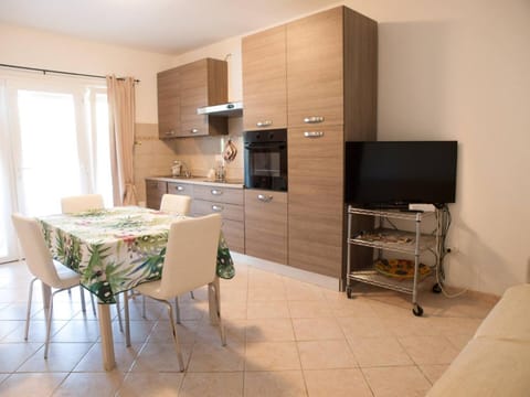 Property building, Kitchen or kitchenette, Living room