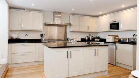 Property building, Kitchen or kitchenette