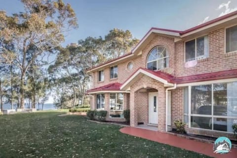 Aircabin - Tuggerawong - Lake Front - 9 Beds House House in Central Coast