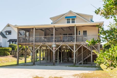 Oceanfront House with Creek Access Sleeps 15 Haus in Pawleys Island