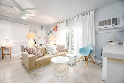 Walk To Everything - Garden View Condominio in Lauderdale-by-the-Sea