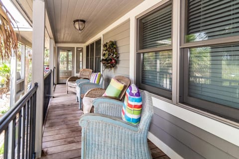 4 Bedroom Retreat with Game Room and Creek Access Haus in Pawleys Island