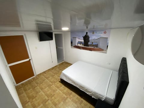 Bed, TV and multimedia, Photo of the whole room, Bedroom, air conditioner