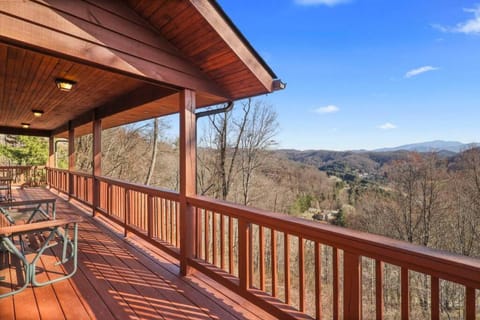 Amazing Views and Convenient to Boone and ASU House in Brushy Fork