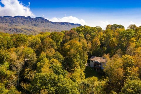 Beautiful Mountain Retreat with Big Views House in Sugar Mountain
