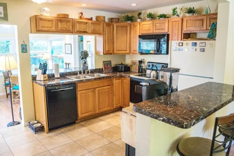 Kitchen or kitchenette, dishwasher, minibar, pet friendly, stove