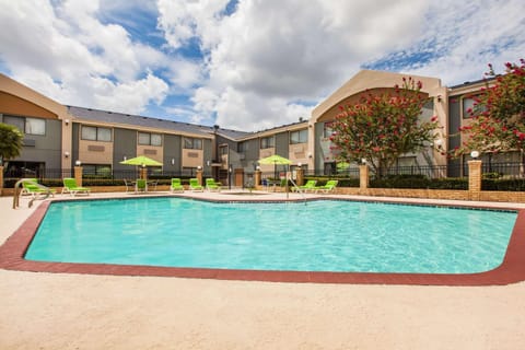 Days Inn & Suites by Wyndham Corpus Christi Central Motel in Corpus Christi