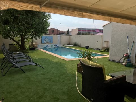 Villa 10 pers +Piscine + parking House in Lattes