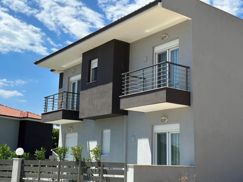 Property building, Balcony/Terrace