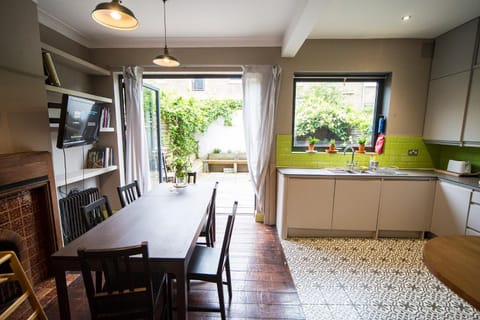 Kitchen or kitchenette, Living room, Inner courtyard view