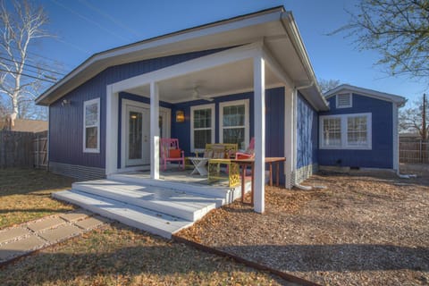 Hackberry Retreat - Hot Tub - Near Main Haus in Fredericksburg