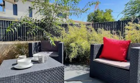 Patio, Garden view