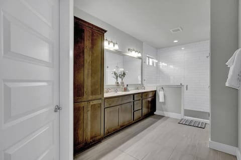 Bathroom, Bath
