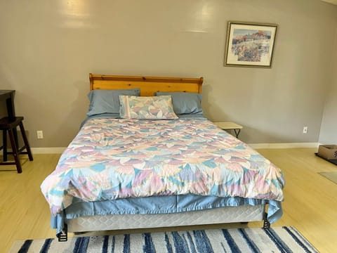 Whole Suite to Yourself at Coquitlam Centre! Condominio in Port Coquitlam
