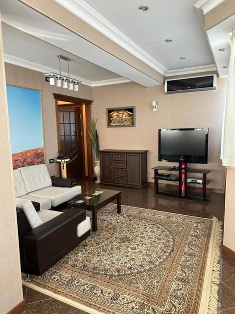 Cozy city view 3 rooms flat Villa in Baku