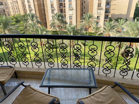 Elegant and Spacious Luxury Apartment in Rehab. Condo in New Cairo City
