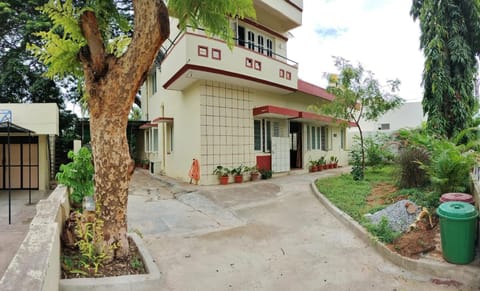 Raintree Garden Bed and Breakfast in Mysuru