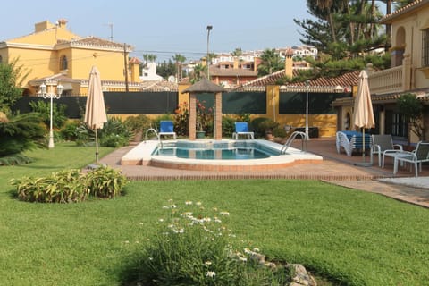 Garden, Swimming pool, sunbed