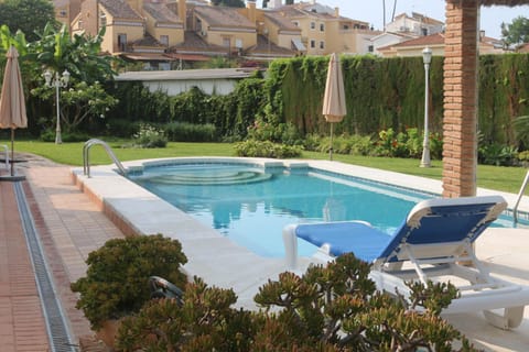 Garden, Swimming pool, sunbed