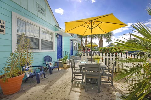 Steps to Beach & Downtown! Cozy Beach Bungalow #1 Condominio in Lake Worth