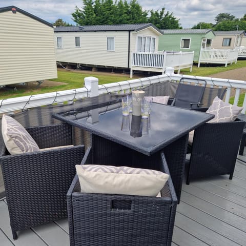 Modern 6 Berth Static Caravan, Hunstanton House in Hunstanton