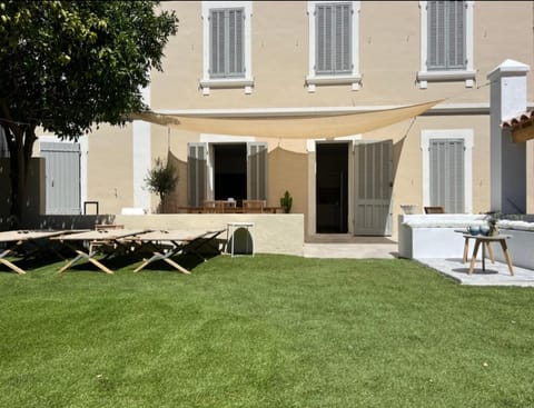 Casa Andréa Appartement tout à pied avec grand jardin Condo in Sanary-sur-Mer