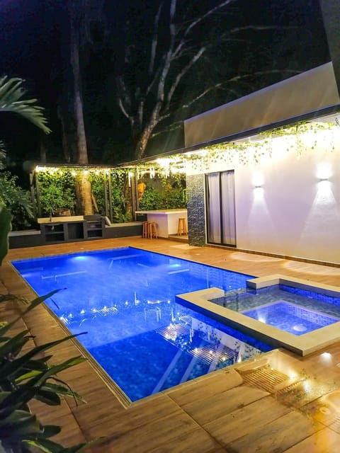 Property building, Swimming pool