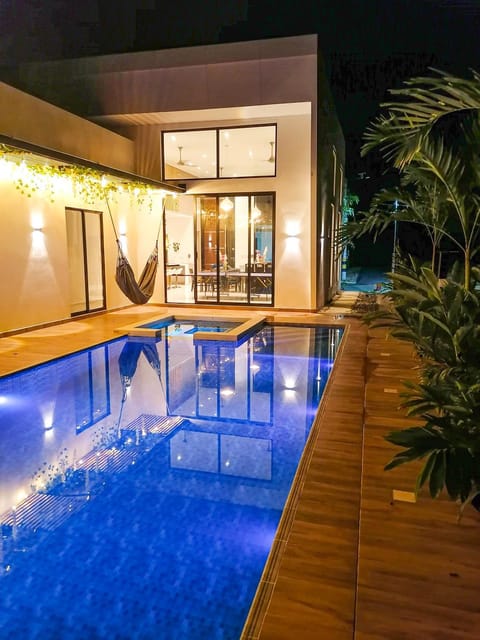 Property building, Swimming pool