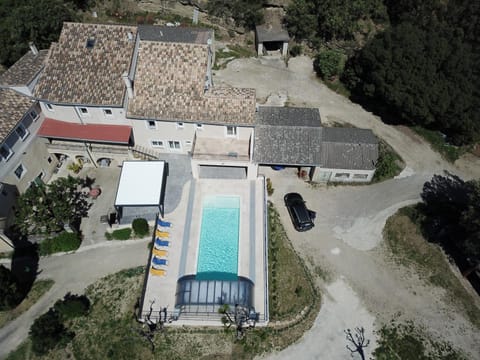 gite la bonnelle piscine spa House in Grignan