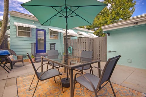 Steps to Beach & Downtown! Cozy Beach Bungalow #4 Condominio in Lake Worth