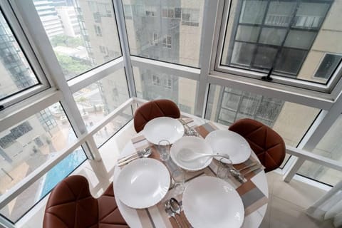 A2J Luxury 2BR Loft BGC Taguig Near High Street Apartment in Makati