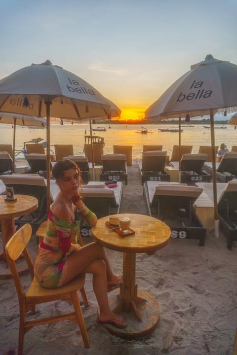 Restaurant/places to eat, Beach, Guests, Street view, Sunrise, Sunset