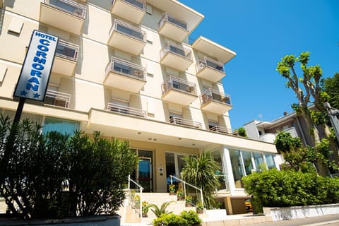 Property building, Day, Balcony/Terrace