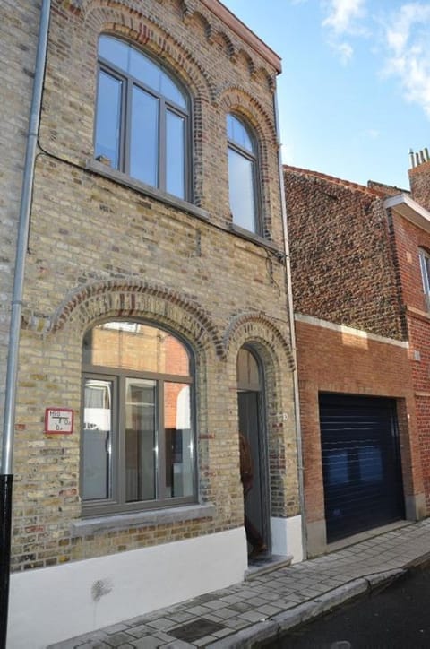 Property building, Day