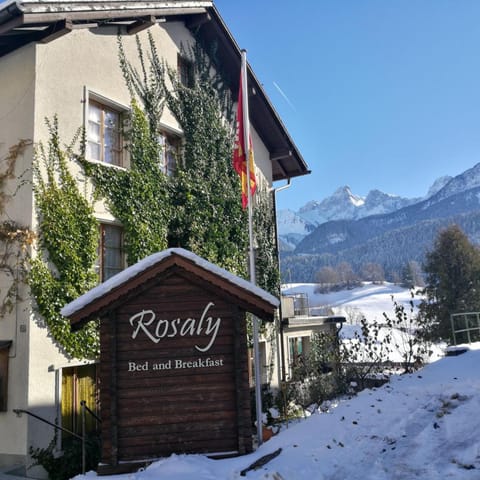 Facade/entrance, Winter