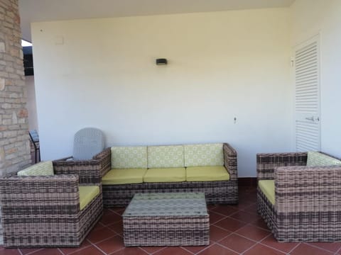 Patio, Seating area