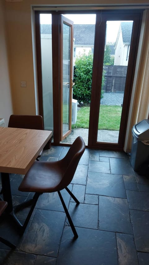 Cosy 2 bed house House in Longford