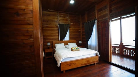 Tiris Pisan Glamping & Resort Puncak Campground/ 
RV Resort in West Java