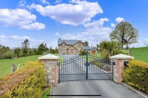 Property building, Natural landscape, Garden