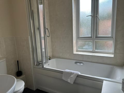 Cosy 2 Bedrooms 2 Bathrooms Wohnung in Basingstoke