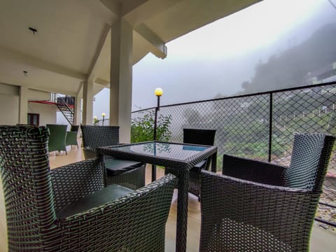 PerfectStayz Mussoorie Hills Hotel in Uttarakhand