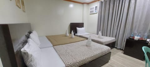 ISLAND VIEW SUITES Bed and Breakfast in Caraga