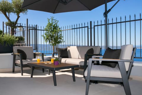 Patio, Day, Natural landscape, View (from property/room), Balcony/Terrace, Seating area, Sea view