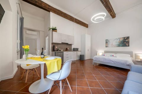 Bed, Kitchen or kitchenette, Living room, Photo of the whole room, Seating area, Dining area, Bedroom, wardrobe, air conditioner, air conditioner