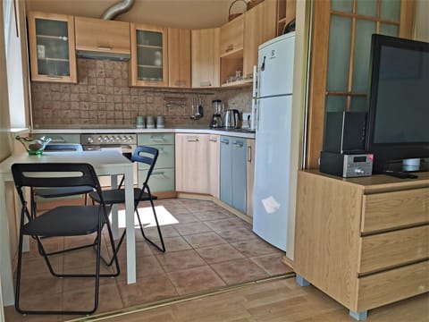 TV and multimedia, Kitchen or kitchenette, Dining area, dishwasher, oven, pet friendly, stove, toaster